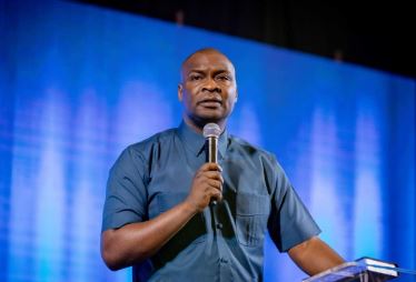 image of apostle Josua selman preaching